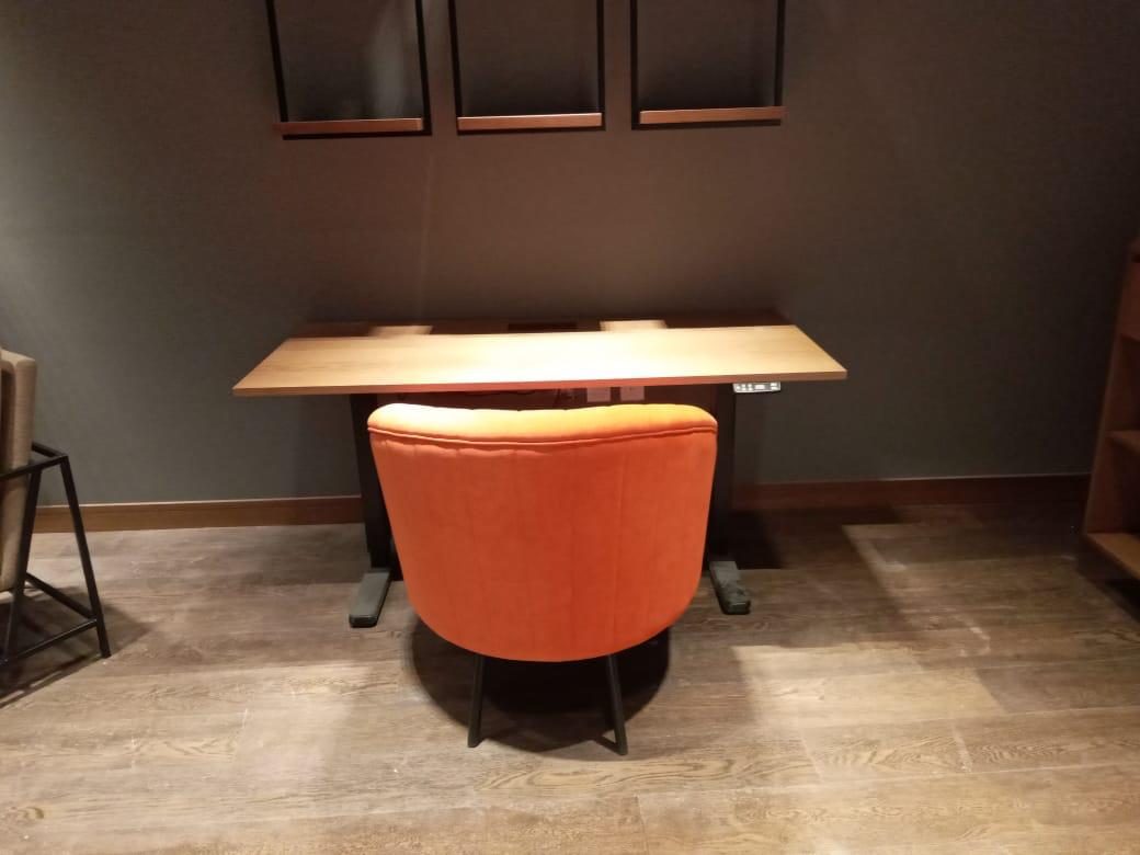 Office desk with bespoke timber joinery